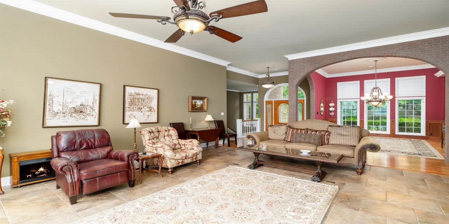 8 Guindola Circle photo 2